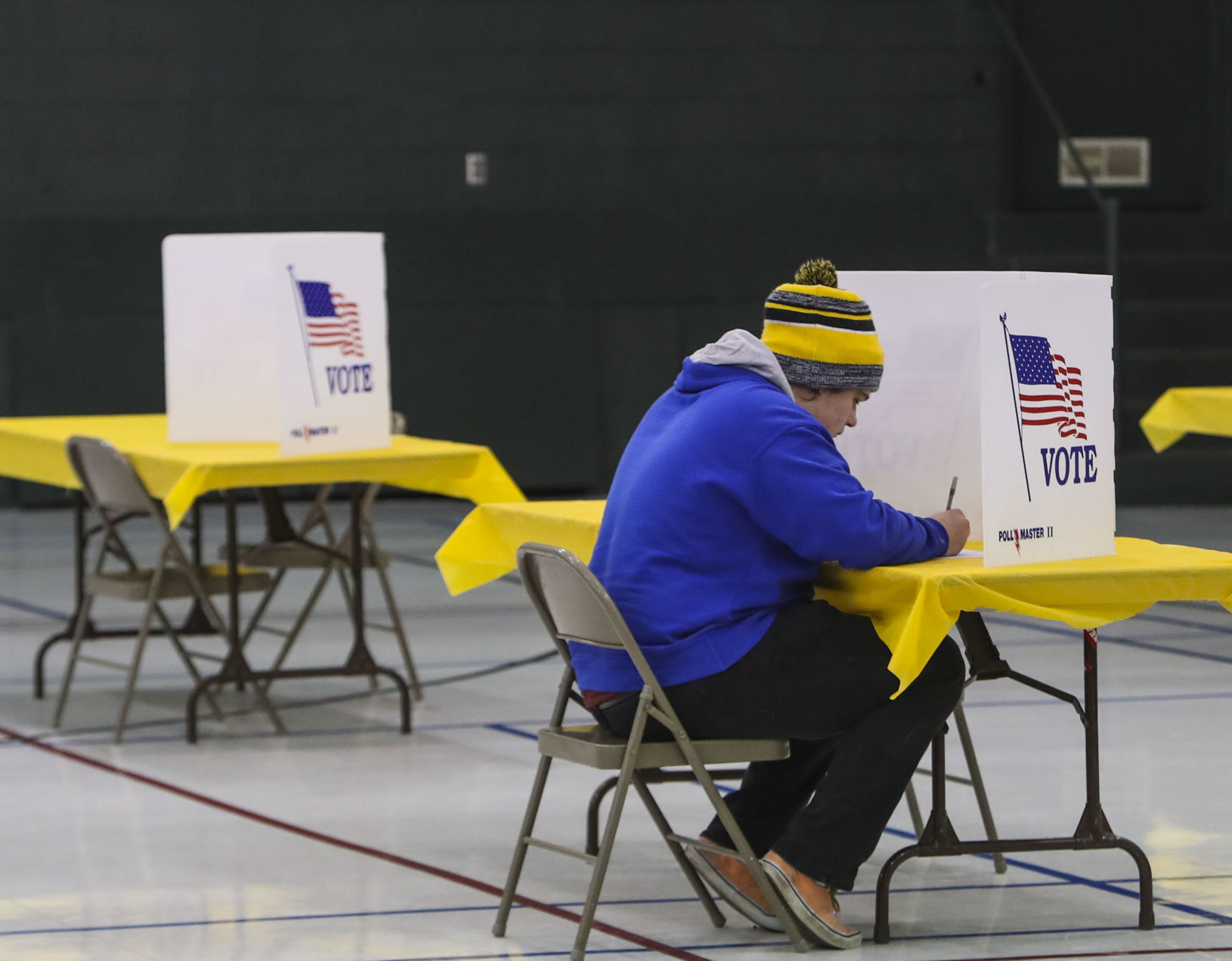 110320-qct-voting-jg-33.JPG